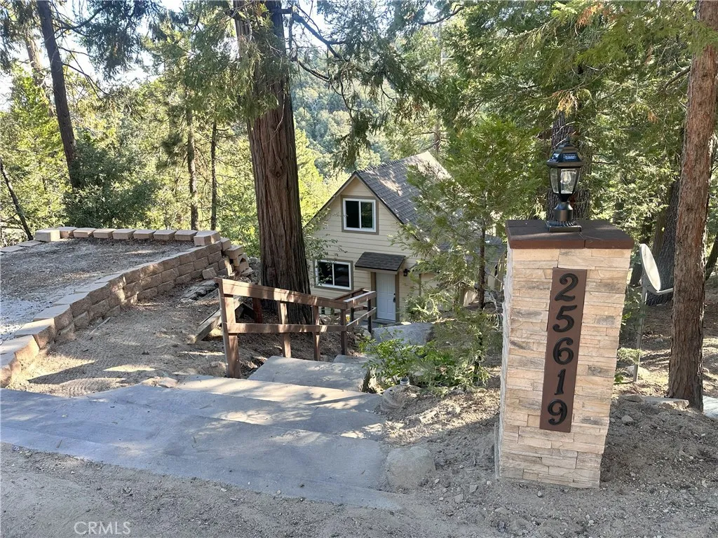 25619 Lo, Twin Peaks, CA 92391
