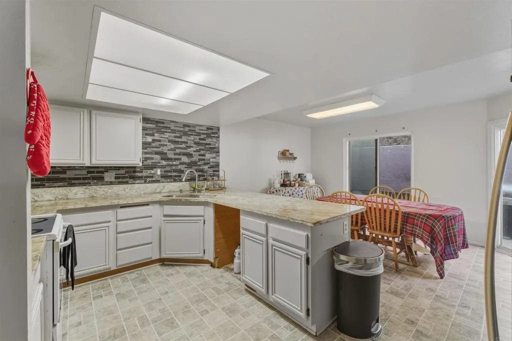 https://cdn.realtyfeed.com/cdn/127/306589615/3f52389d2d00881a0e2070e7d18bdb00.webp