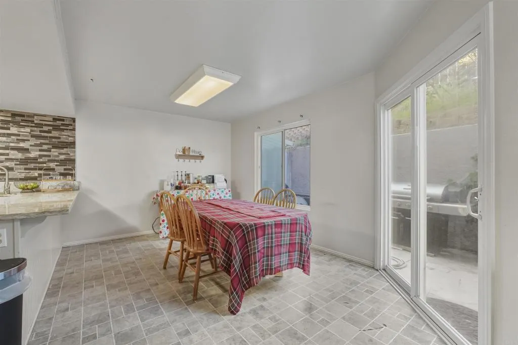 https://cdn.realtyfeed.com/cdn/127/306589615/490a920cab6685d1253544a2238a8dd3.webp