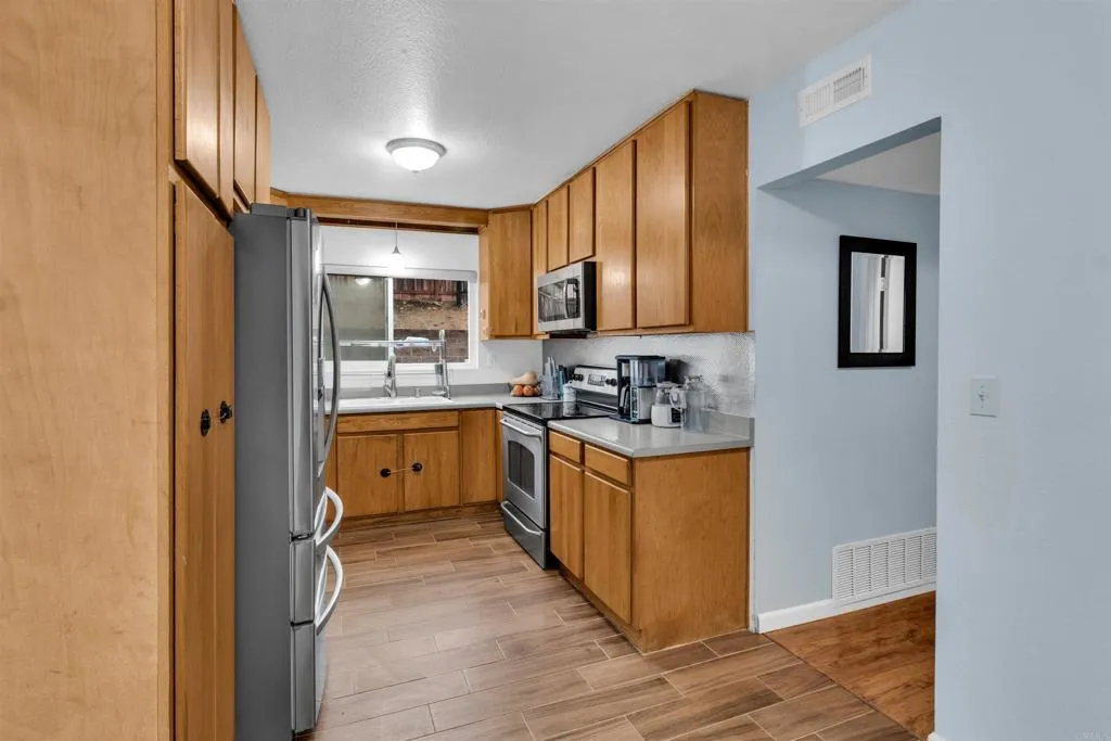 https://cdn.realtyfeed.com/cdn/127/306589630/361ba75c334c9d0be278ae9b246378b3.webp