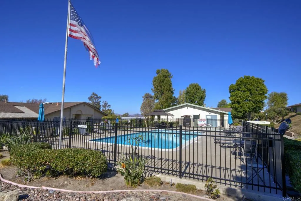 https://cdn.realtyfeed.com/cdn/127/306589703/831f821d7a7fe4673361f1dfd7a21135.webp