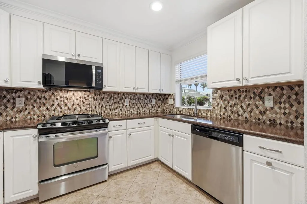 https://cdn.realtyfeed.com/cdn/127/306589704/ef57d42bdfc97afd6959512294d1c53a.webp