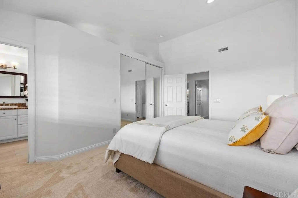 https://cdn.realtyfeed.com/cdn/127/306589735/b536a0681a03657cc8ec95b949a7a96c.webp