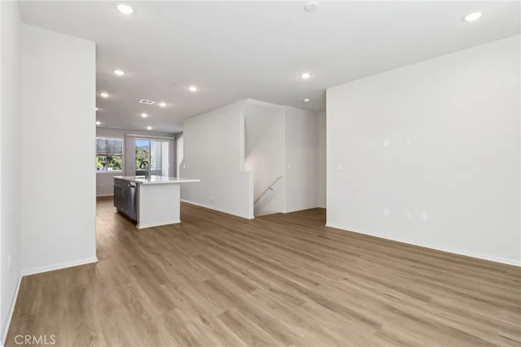 https://cdn.realtyfeed.com/cdn/127/306589791/2debf5b44ef9ce8ae5a521503ff87134.webp