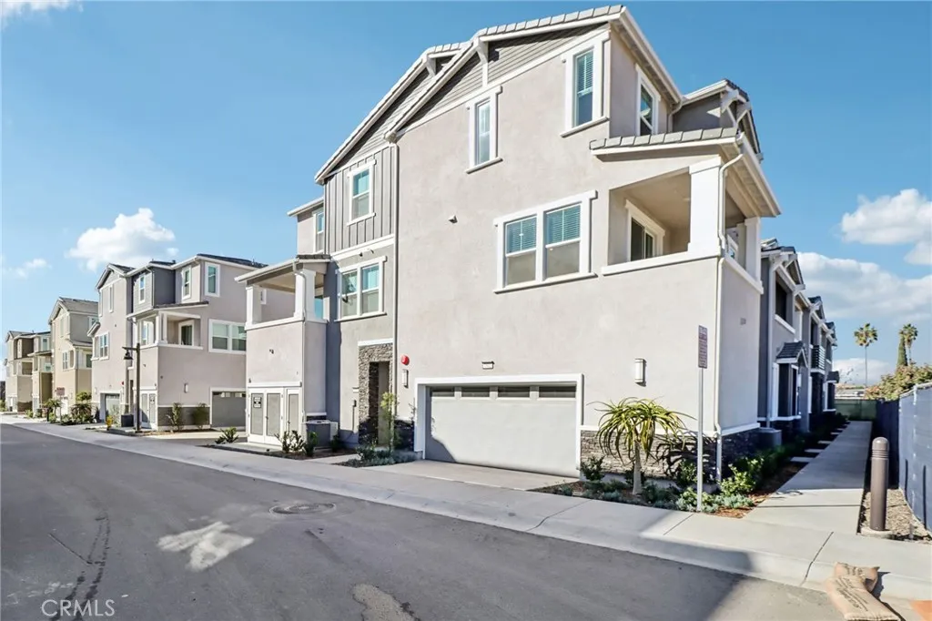 https://cdn.realtyfeed.com/cdn/127/306589791/2fcb5f30153b741a5220a2c990d7cffe.webp