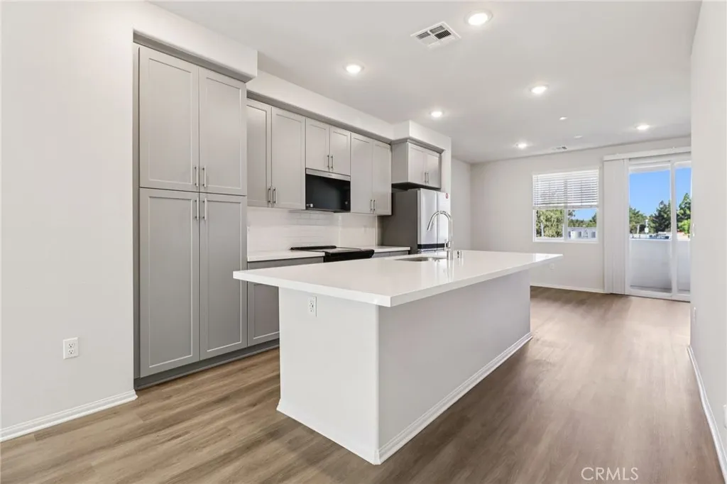 Photo #6: OC25254174 Listing: Photo #6