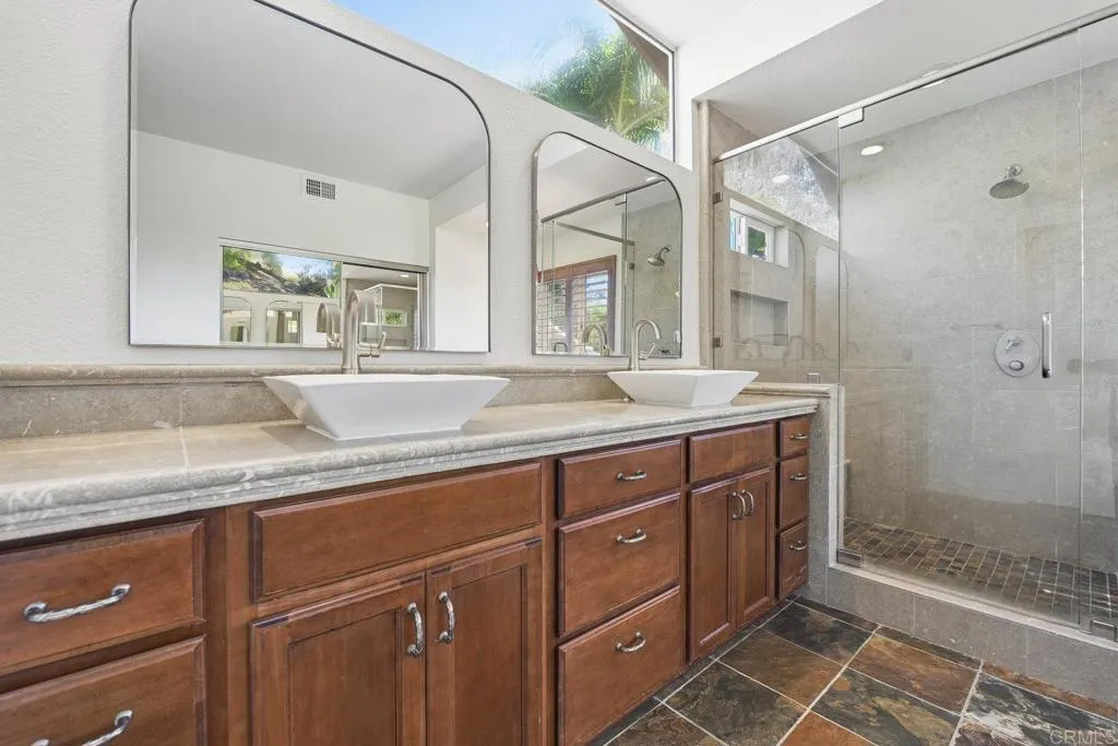 https://cdn.realtyfeed.com/cdn/127/306589795/0c2b2bdc637b7689d601293924715b48.webp