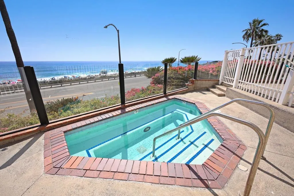 https://cdn.realtyfeed.com/cdn/127/306589796/4318f534ec2649cb88551b3ef374d570.webp