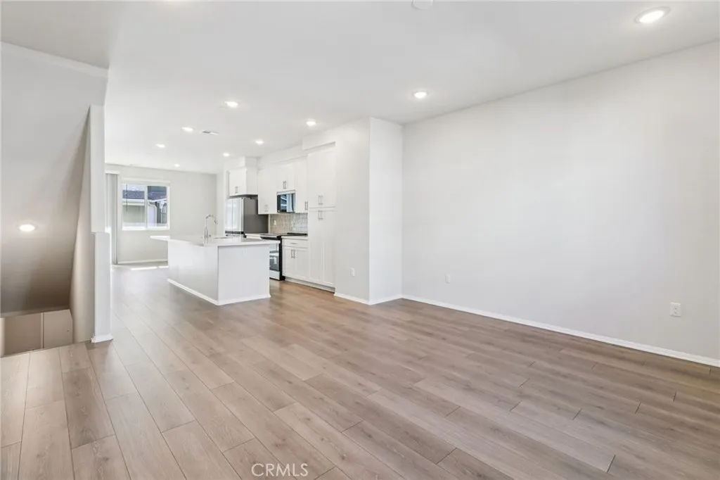 Photo #5: OC25254176 Listing: Photo #5