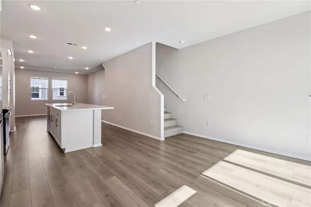 https://cdn.realtyfeed.com/cdn/127/306589797/346f30d5497e6ae97e2232b97f78d18c.webp