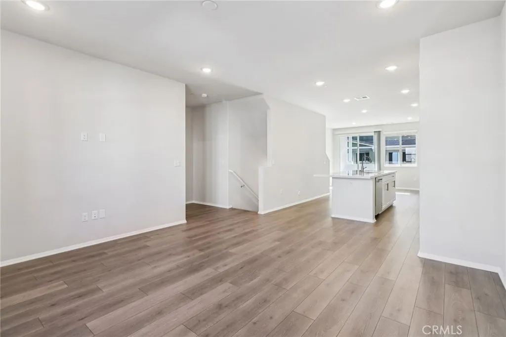 https://cdn.realtyfeed.com/cdn/127/306589797/3f71da46e2591521a29502cc297e1e2b.webp