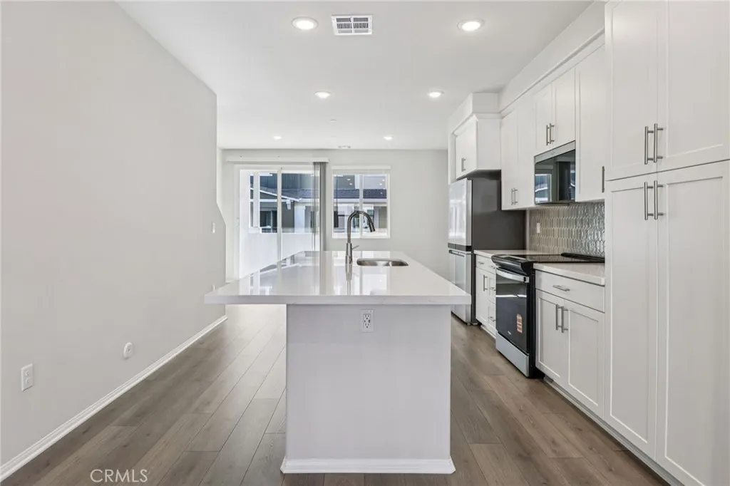 Photo #12: OC25254176 Listing: Photo #12