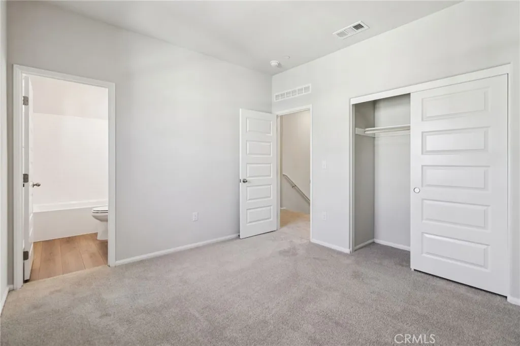 https://cdn.realtyfeed.com/cdn/127/306589797/fe1c17bb785e34d7bd843cd520670fb0.webp