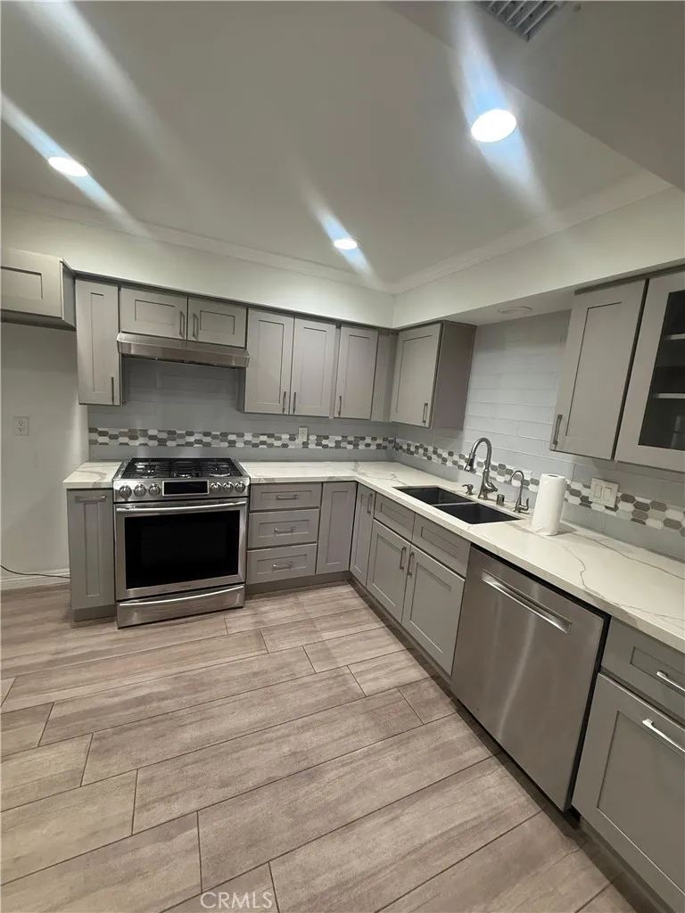 2248 Del Mar Unit 7, Montrose, CA 91020