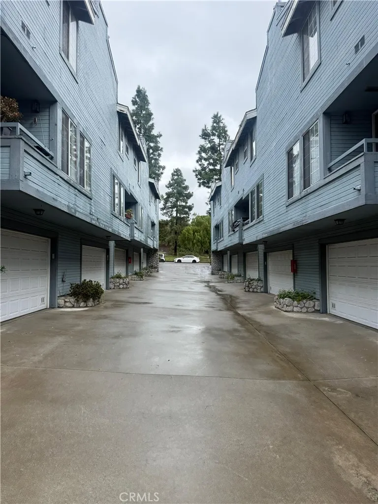 2248 Del Mar Unit 7, Montrose, CA 91020 - Photo 3 of 23, Montrose, CA