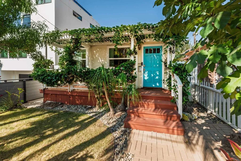 https://cdn.realtyfeed.com/cdn/127/306589888/52b0f7f56879102a3877b6991905a816.webp