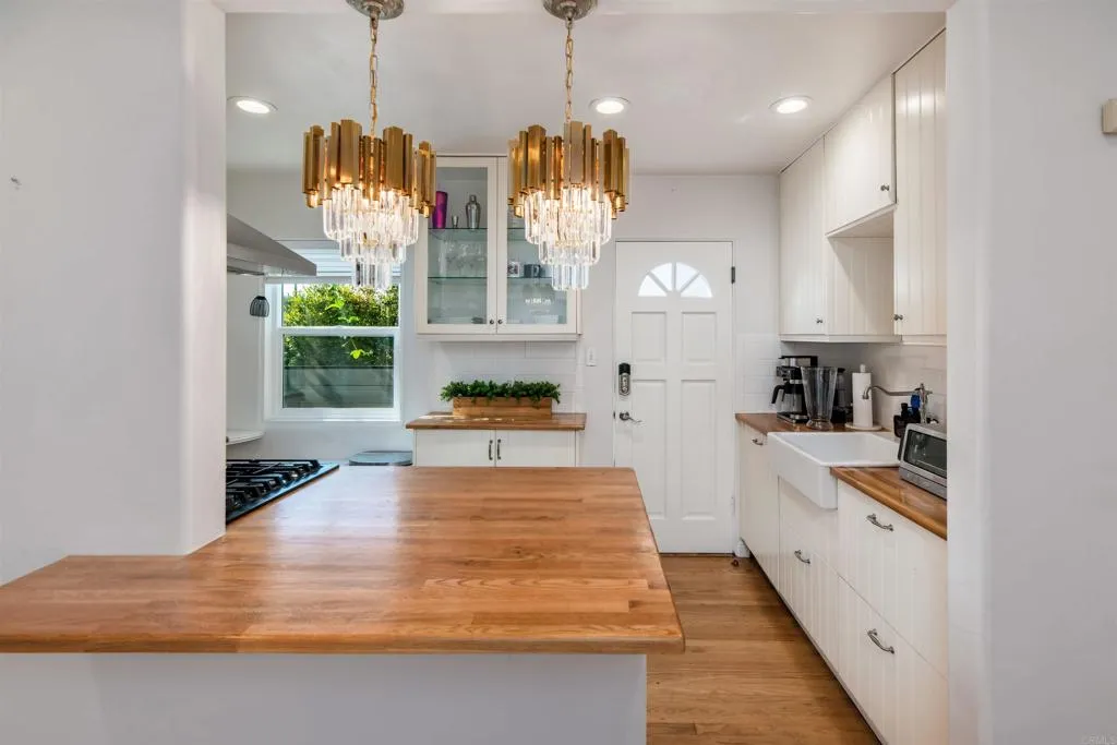https://cdn.realtyfeed.com/cdn/127/306589888/58a8ff9300b61dfc30d57336520867a1.webp