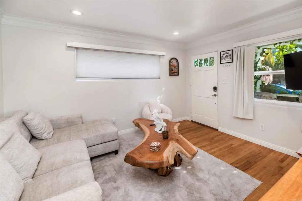 https://cdn.realtyfeed.com/cdn/127/306589888/89e4395f477b0a442ab7c3d94b31dc96.webp