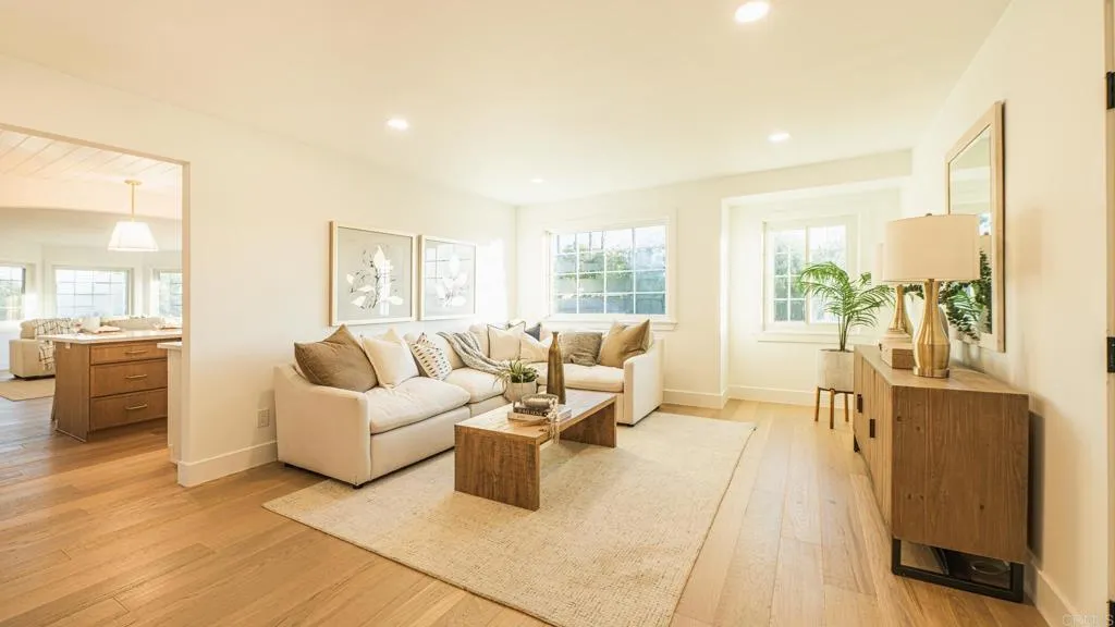 https://cdn.realtyfeed.com/cdn/127/306589975/51441587e640492423626316959c8fee.webp