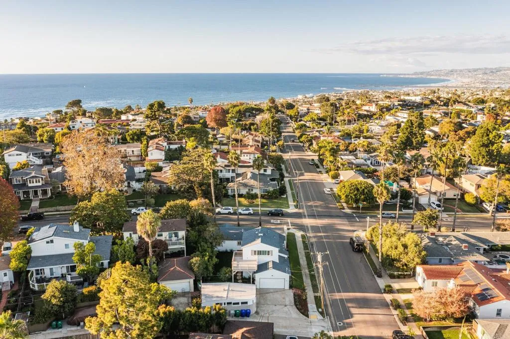 https://cdn.realtyfeed.com/cdn/127/306589975/539691df46b2432ffbb411b4133dd0be.webp