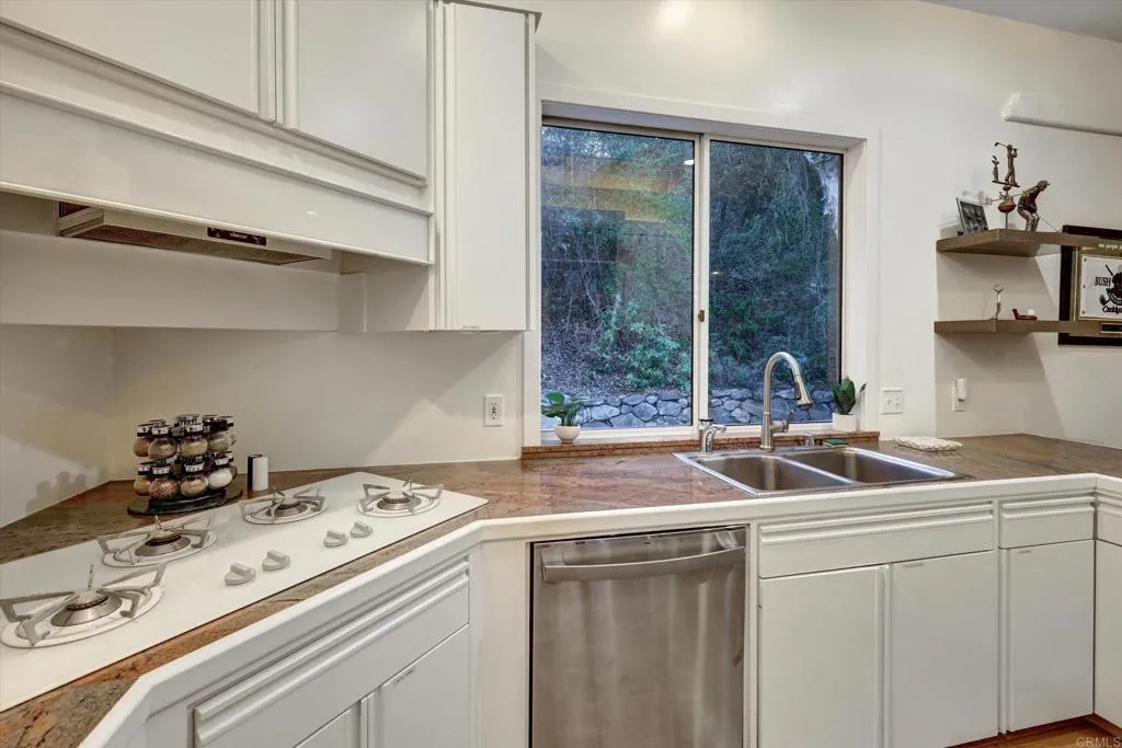 https://cdn.realtyfeed.com/cdn/127/306590117/41de2664741b76c80531659be595d7e3.webp