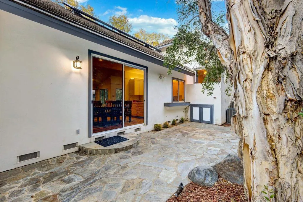 https://cdn.realtyfeed.com/cdn/127/306590117/b04258a8fe27410700454f8e337b73e8.webp