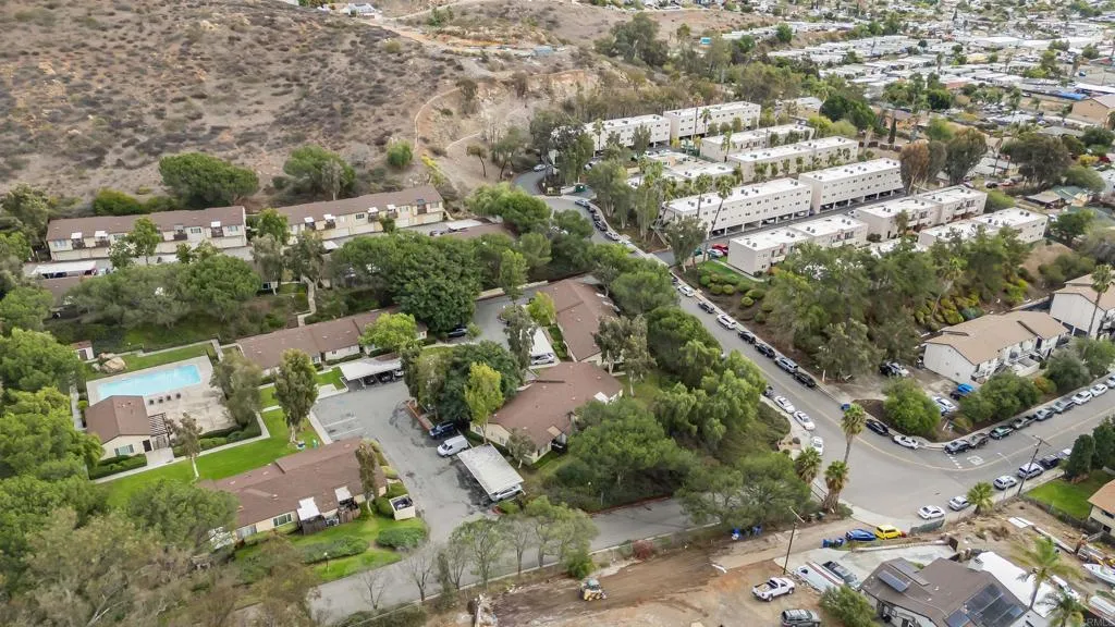 https://cdn.realtyfeed.com/cdn/127/306590281/0bf15e6860f6c6739cdd4175901dd185.webp