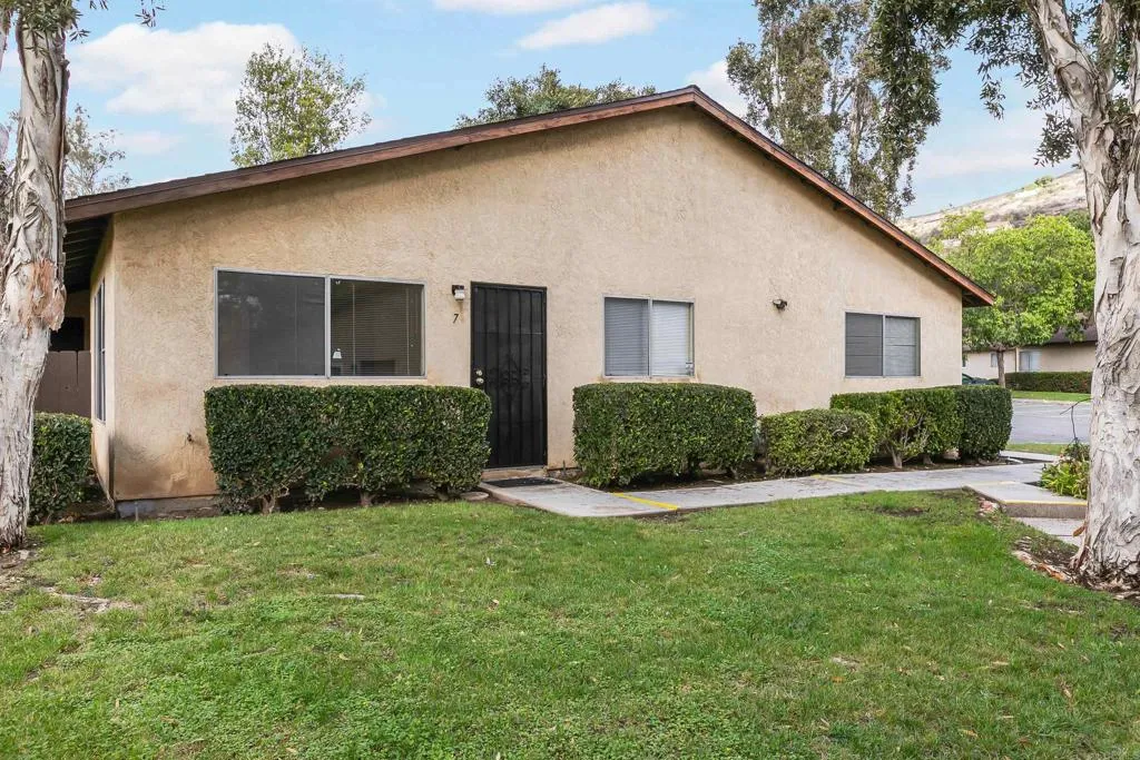 https://cdn.realtyfeed.com/cdn/127/306590281/735eea33aac56e3cd73ddc72f7267aee.webp