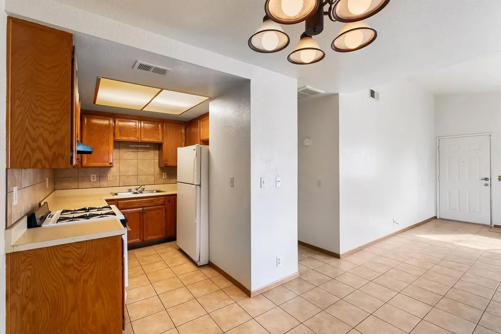 https://cdn.realtyfeed.com/cdn/127/306590281/84419b8c85f7830355b4204bb555bce8.webp
