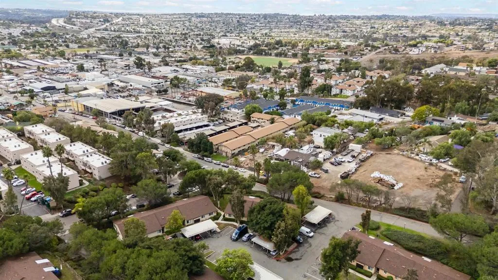 https://cdn.realtyfeed.com/cdn/127/306590281/9380eaff32c44e241b6e62eba9e84813.webp