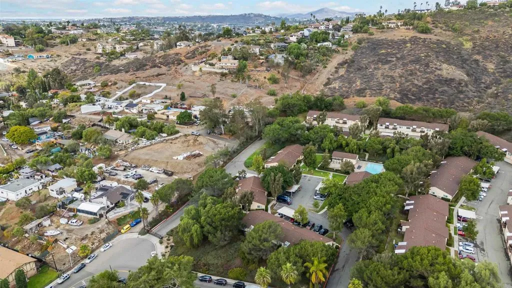 https://cdn.realtyfeed.com/cdn/127/306590281/df8b6d82563a5a35203c16a6a8ce539a.webp