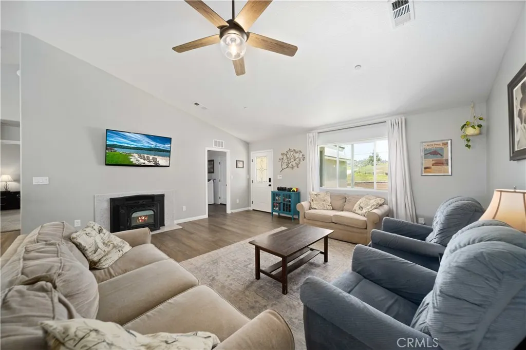 29990 Horsethief Drive, Tehachapi, CA 93561 - Photo 5 of 33, Tehachapi, CA