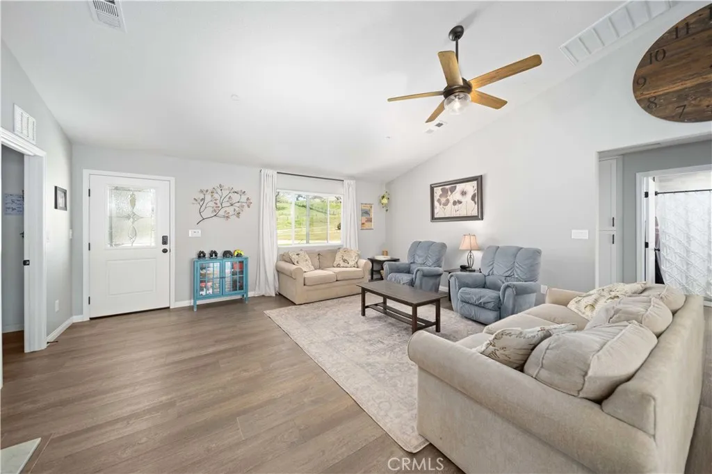 29990 Horsethief Drive, Tehachapi, CA 93561 - Photo 4 of 33, Tehachapi, CA