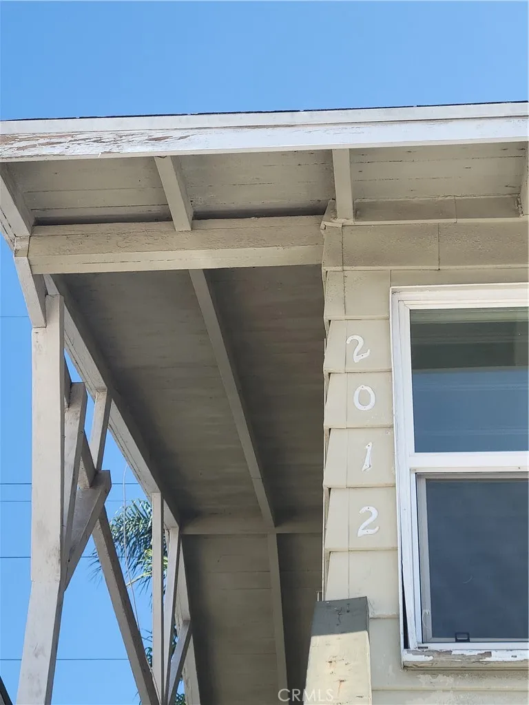 2012 Cherry Ave, Signal Hill, CA 90755