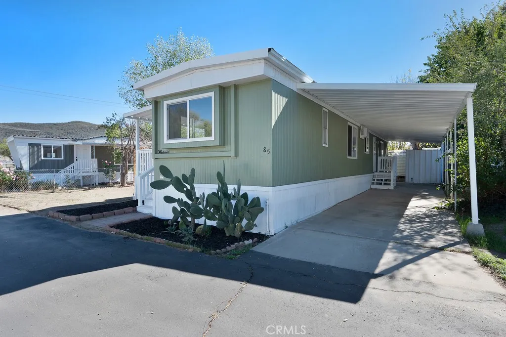 https://cdn.realtyfeed.com/cdn/127/306590346/3cba6e02bf56e342d3606f7891324783.webp