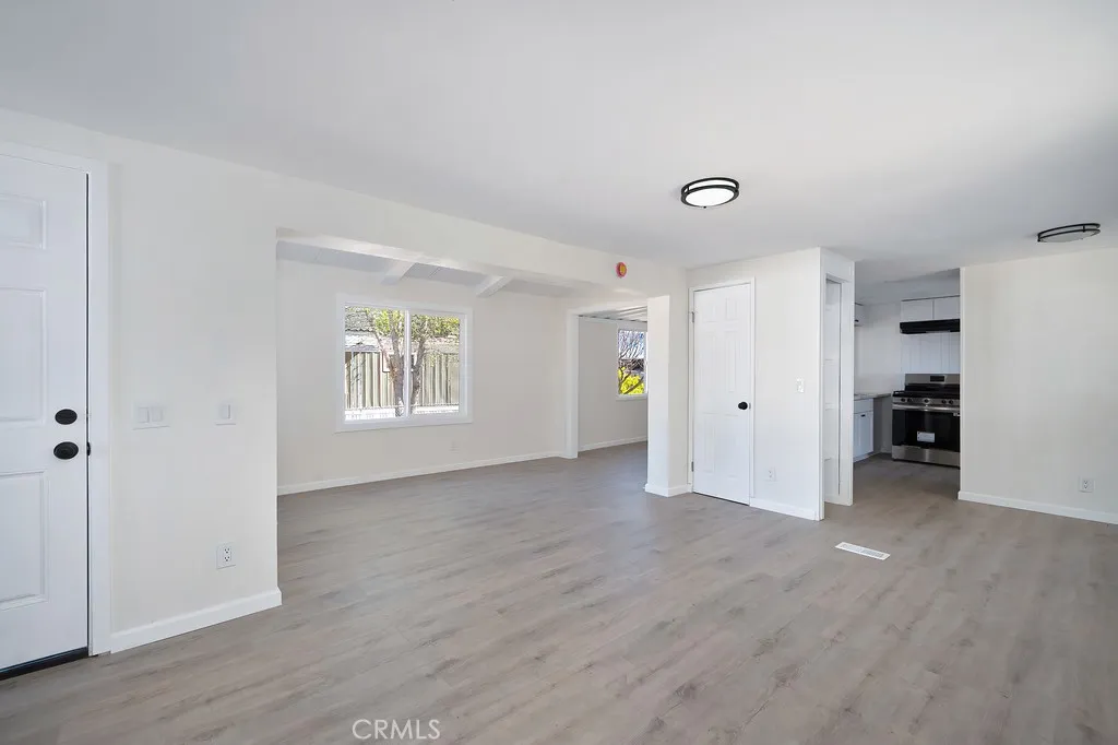 https://cdn.realtyfeed.com/cdn/127/306590346/790d02841d474a4a245213393d424929.webp