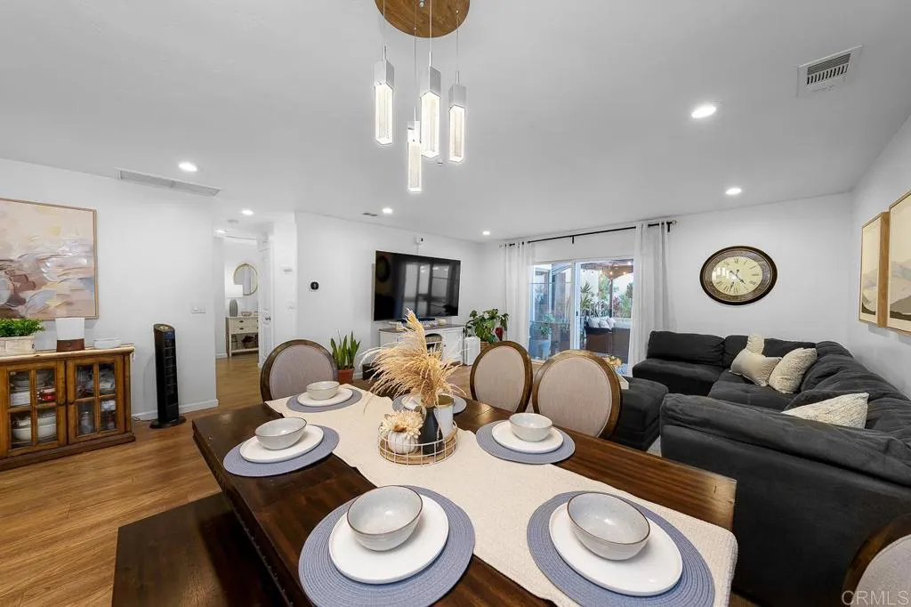 https://cdn.realtyfeed.com/cdn/127/306590460/3740dd178add7f607a627abfb58d9a07.webp