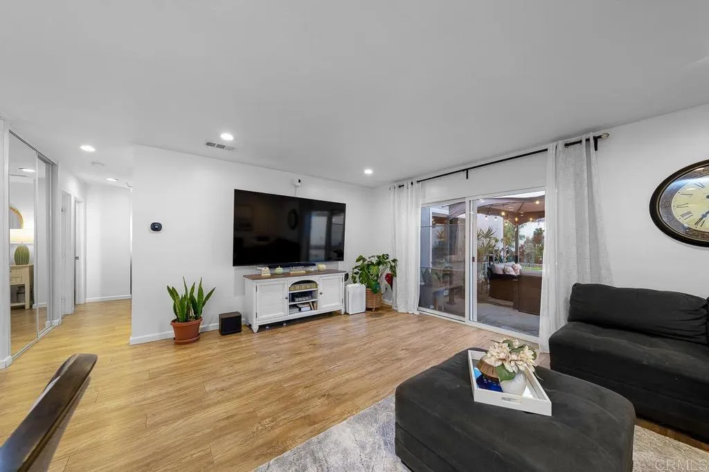 https://cdn.realtyfeed.com/cdn/127/306590460/75a3ed25b9e795a7354cae7fec3b65e9.webp