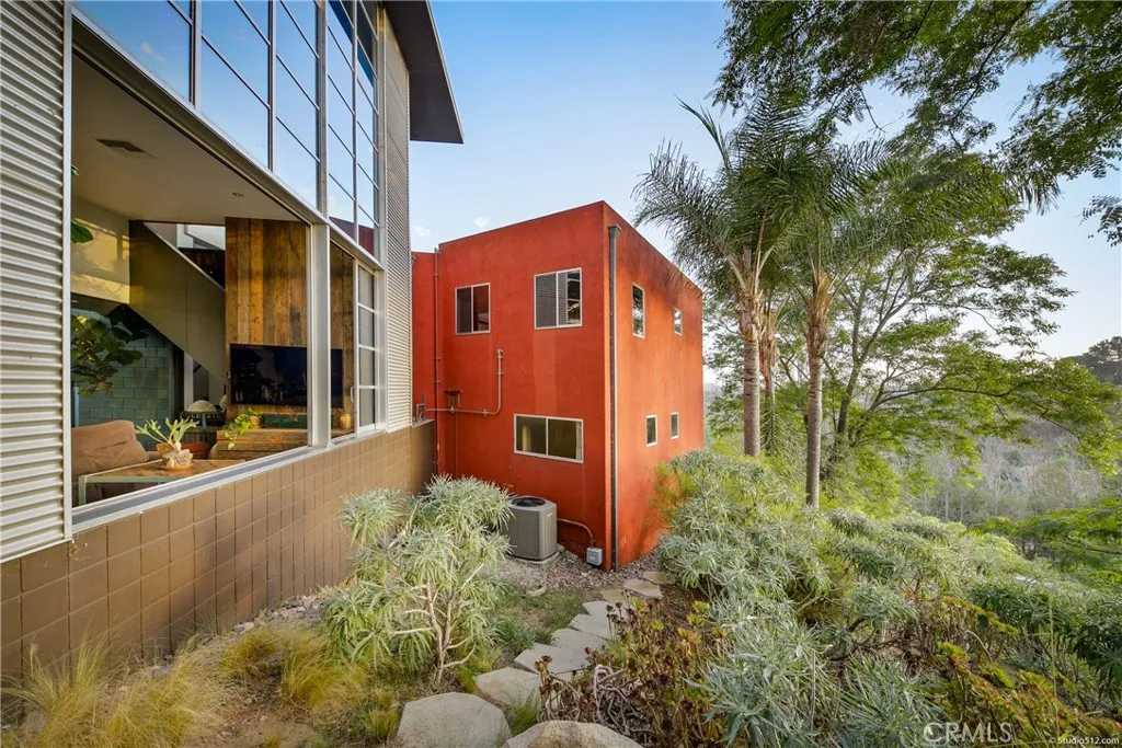 https://cdn.realtyfeed.com/cdn/127/306590505/b1010273e492e53c39cf2549fcb337ec.webp