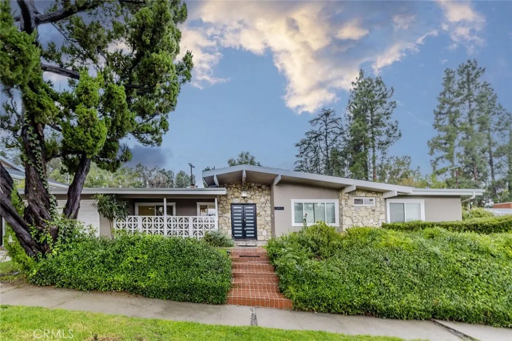 Woodland Hills, CA 91367