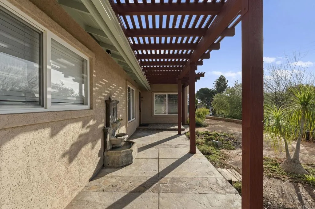 https://cdn.realtyfeed.com/cdn/127/306590634/d74379d06eb63e6ce97297b66624c339.webp