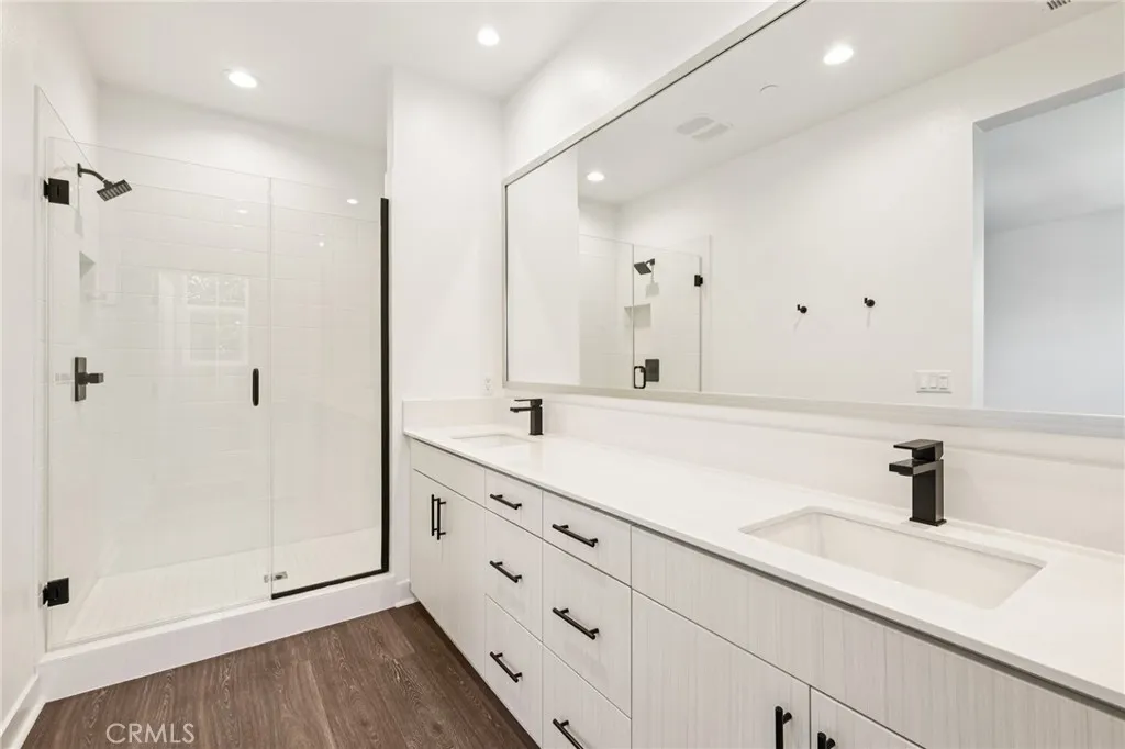 https://cdn.realtyfeed.com/cdn/127/306590667/5f03db056a0aea22f839797b4d1f405d.webp