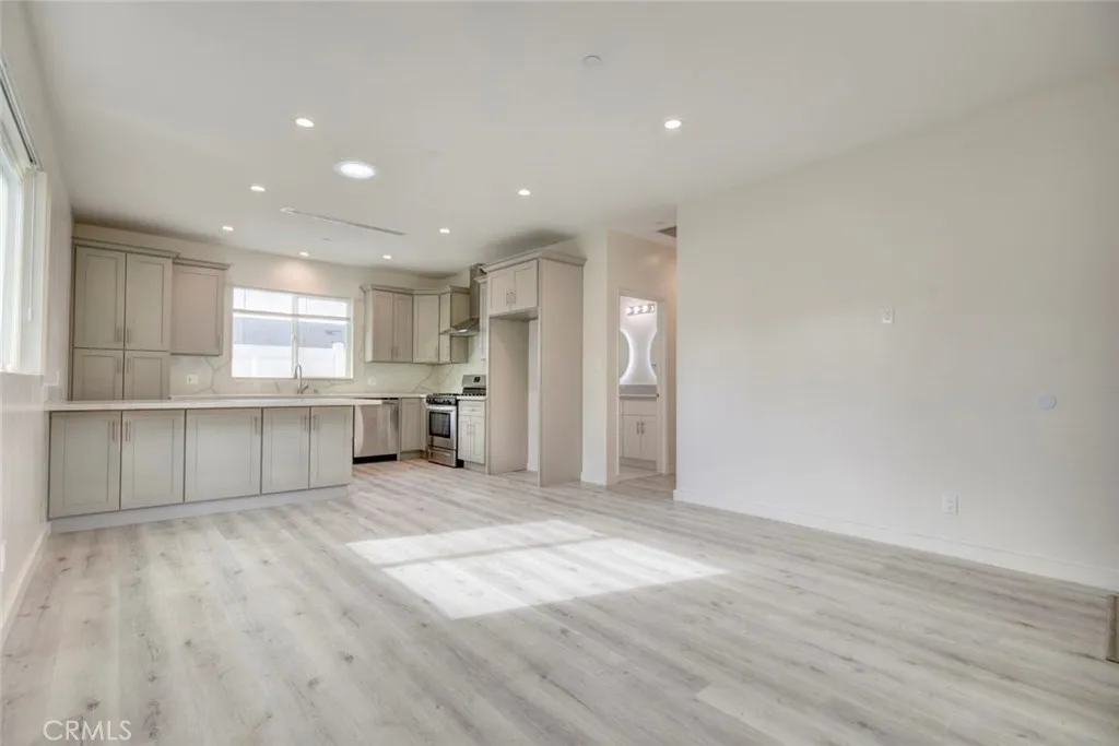 10343 Jardine Avenue, Sunland, CA 91040 - Photo 5 of 23, Sunland, CA