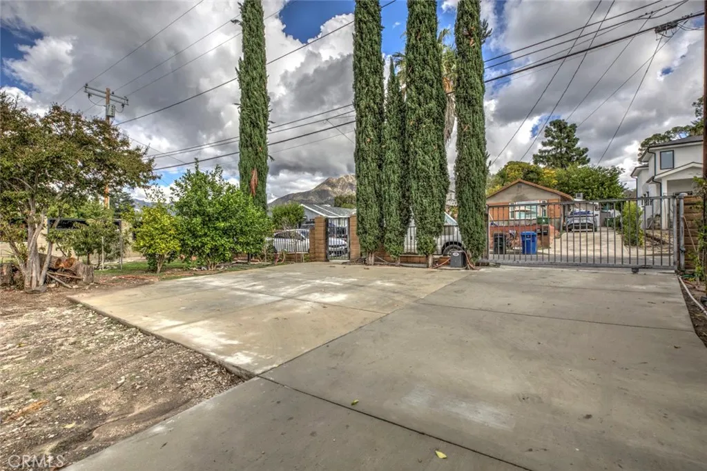 10343 Jardine Avenue, Sunland, CA 91040 - Photo 2 of 23, Sunland, CA
