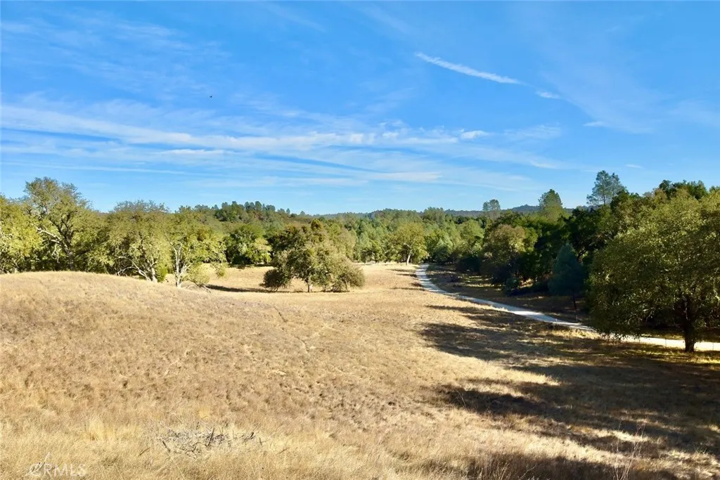 47811 Sapaque Valley, Bradley, CA 93426