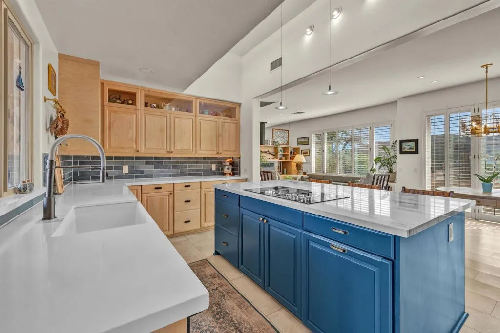 https://cdn.realtyfeed.com/cdn/127/306591004/955fb25fc9a44e57de0114dff42b9476.webp