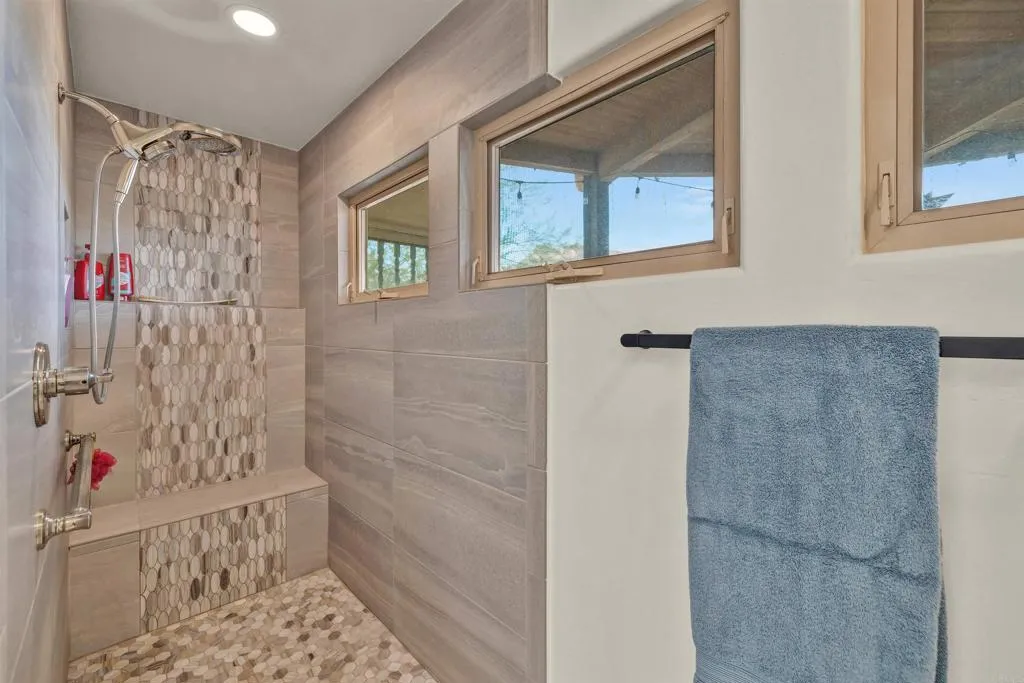 https://cdn.realtyfeed.com/cdn/127/306591004/b907e6ca9e34af88443a86910a82cf1d.webp