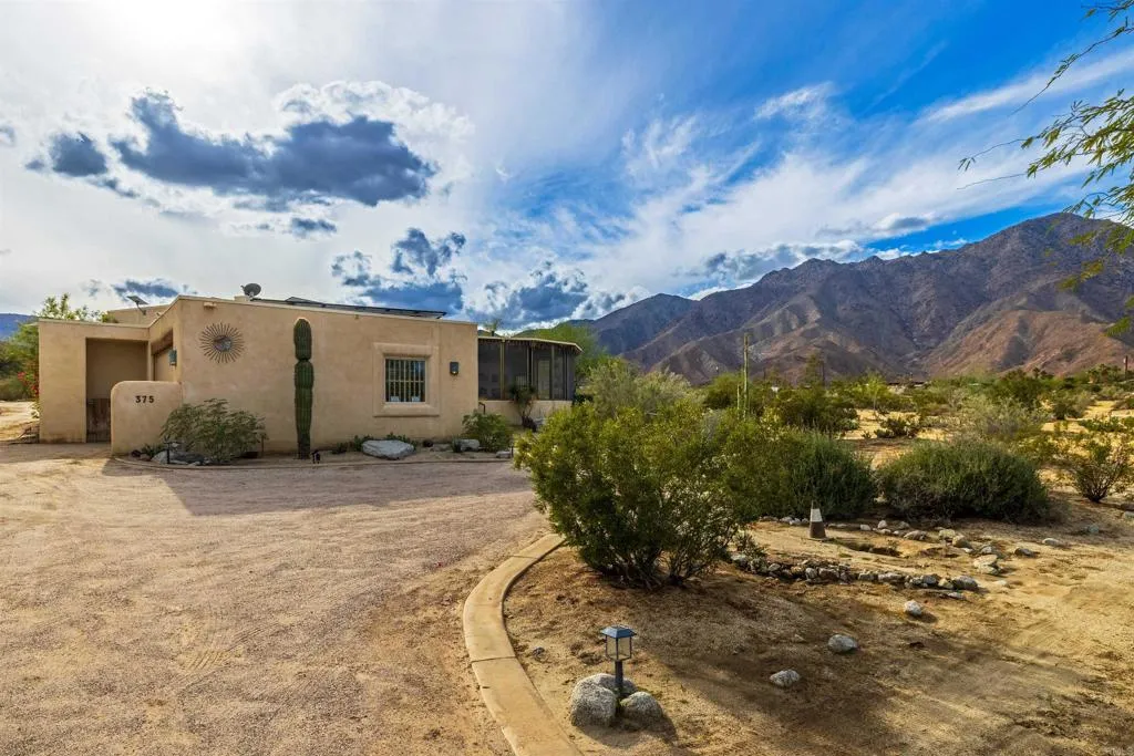 https://cdn.realtyfeed.com/cdn/127/306591004/fc861bd1f76a0b62f2615885275ed4c9.webp