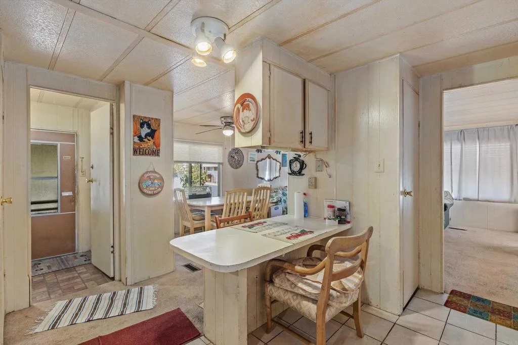 https://cdn.realtyfeed.com/cdn/127/306591070/f412f63eb894b1b69a149cb472b54626.webp