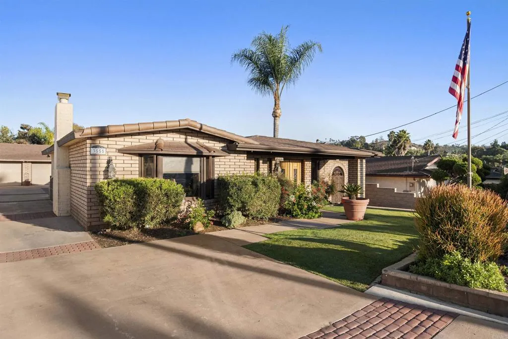 https://cdn.realtyfeed.com/cdn/127/306591122/297ecdb956a906c2a98e16389e306c45.webp